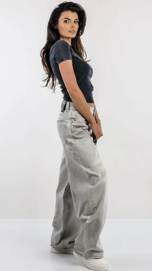 🤔 Modnie i wygodnie? Z Miss Sixty to bardzo prosta sprawa! 🙌 Przekonaj się sama i sprawdź naszą stronę @egoistin.pl 🫶🏽🥰

#misssixty #moda #fashion #rolkamodowa #stylizacja #stylizacjadnia #☀️
